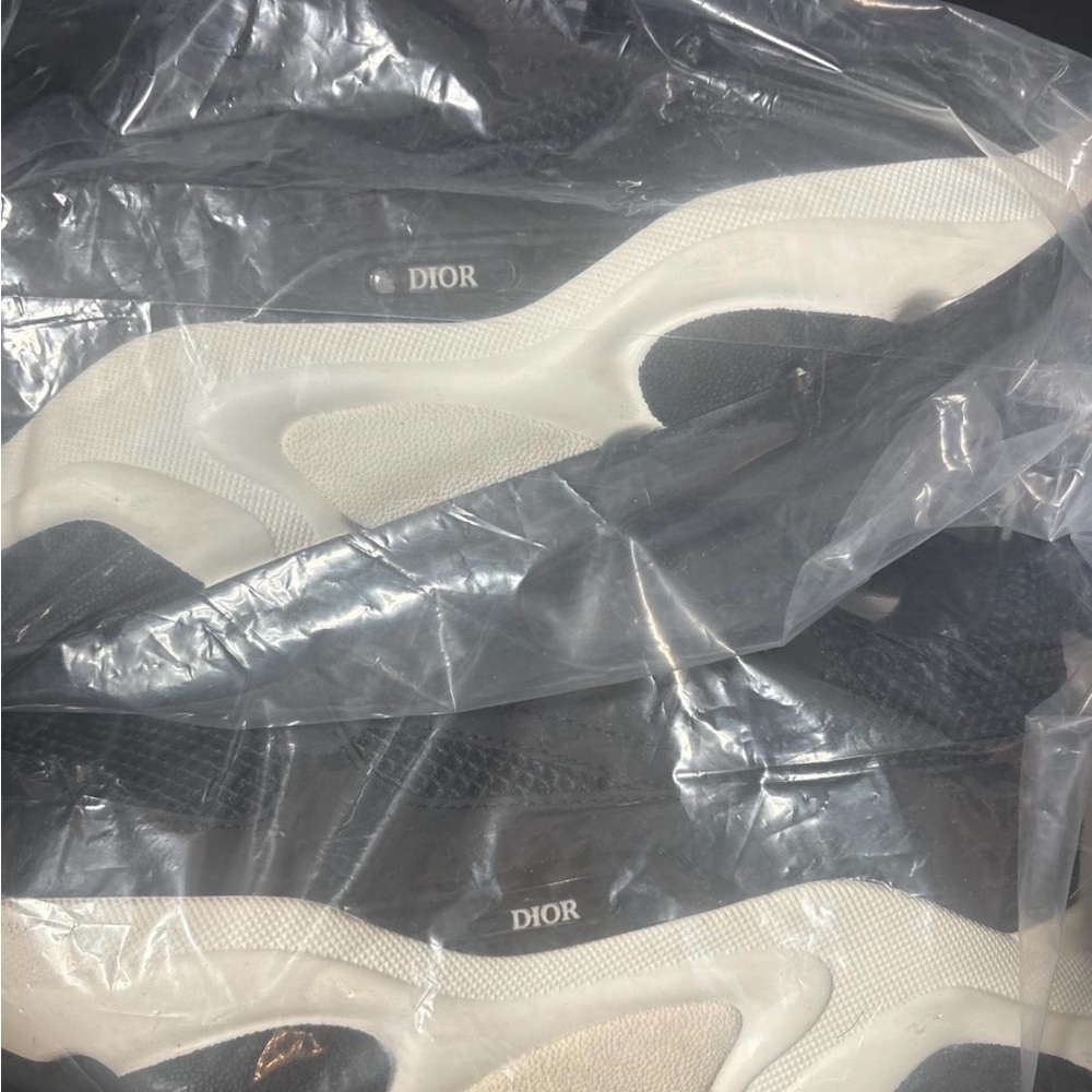 Dior Men's Black Mesh & Leather Chunky-Sole Sneakers with Cream Midsole - Picture 5 of 7